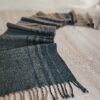 Dvostrani ručno tkani šal od alpake, merino vune i kašmira u zelenim i zemljanim tonovima